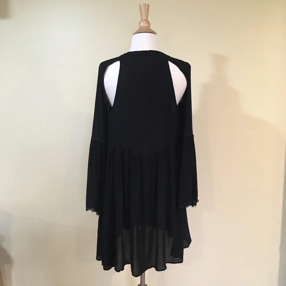 💥 CLEARANCE Cut Out Back Embroidered Bell Sleeve Swing Dress - Picture 5 of 5